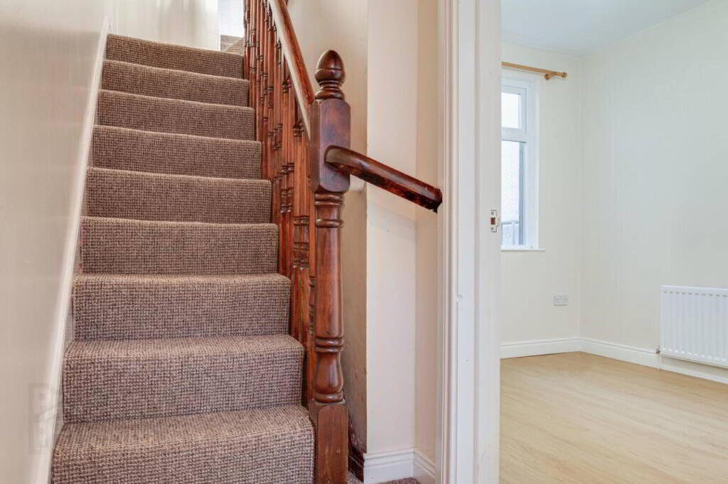 Photo 4 of 60 Rockview Street, Belfast