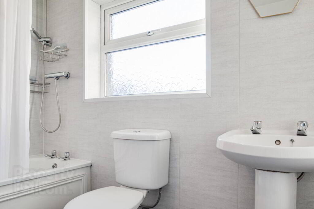 Photo 18 of 60 Rockview Street, Belfast