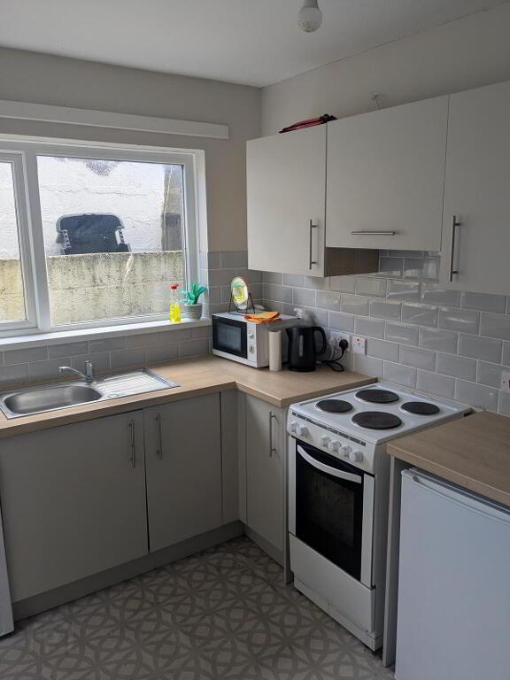 Photo 2 of 16 High Street, Newtownards, Ballyhalbert