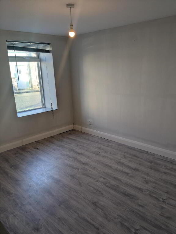 Photo 4 of 16 High Street, Newtownards, Ballyhalbert