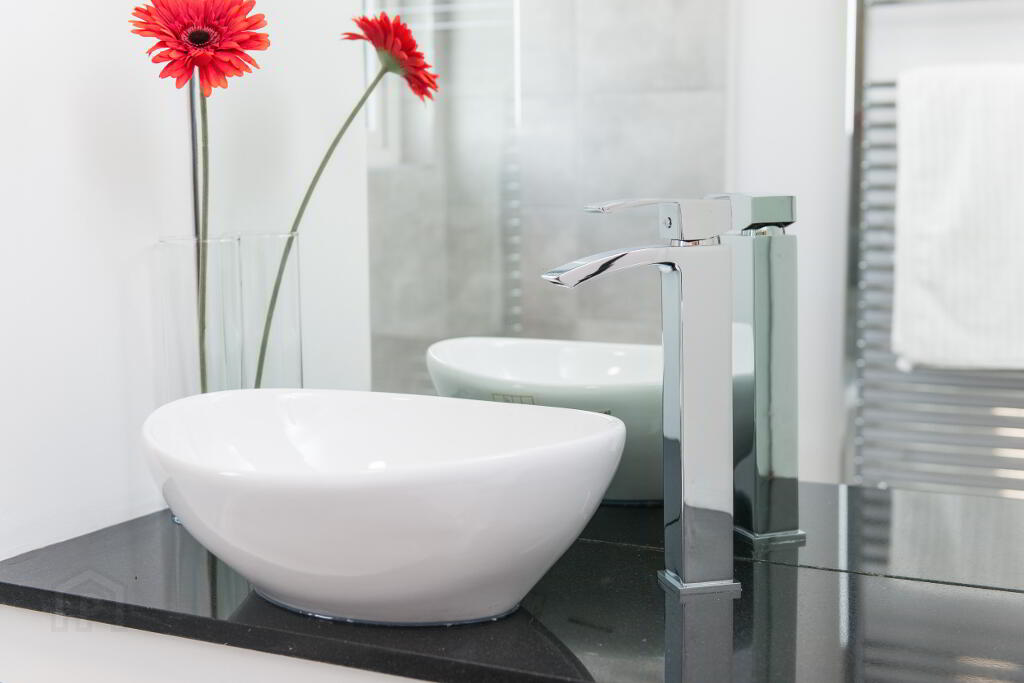 Photo 22 of 34 Avoniel Parade, Belfast