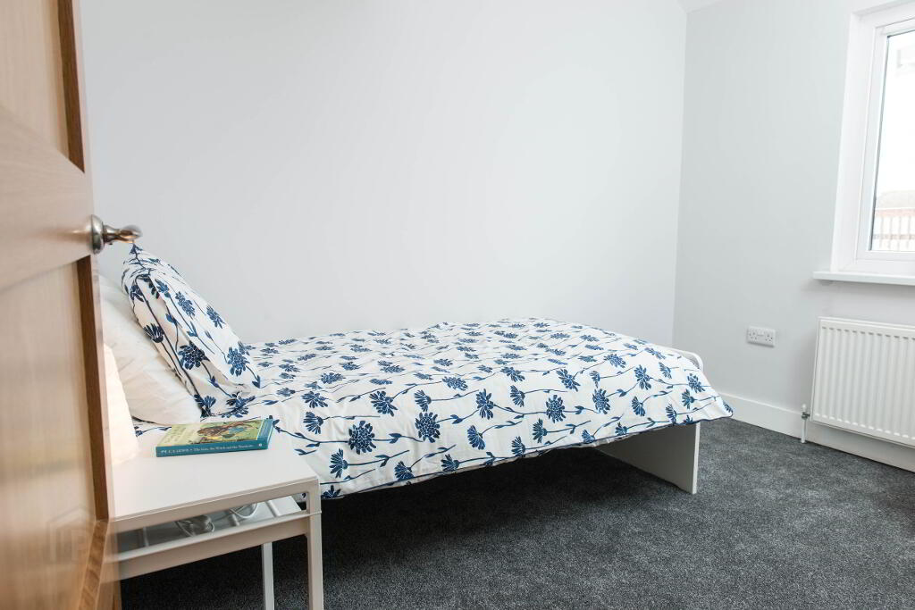 Photo 27 of 34 Avoniel Parade, Belfast