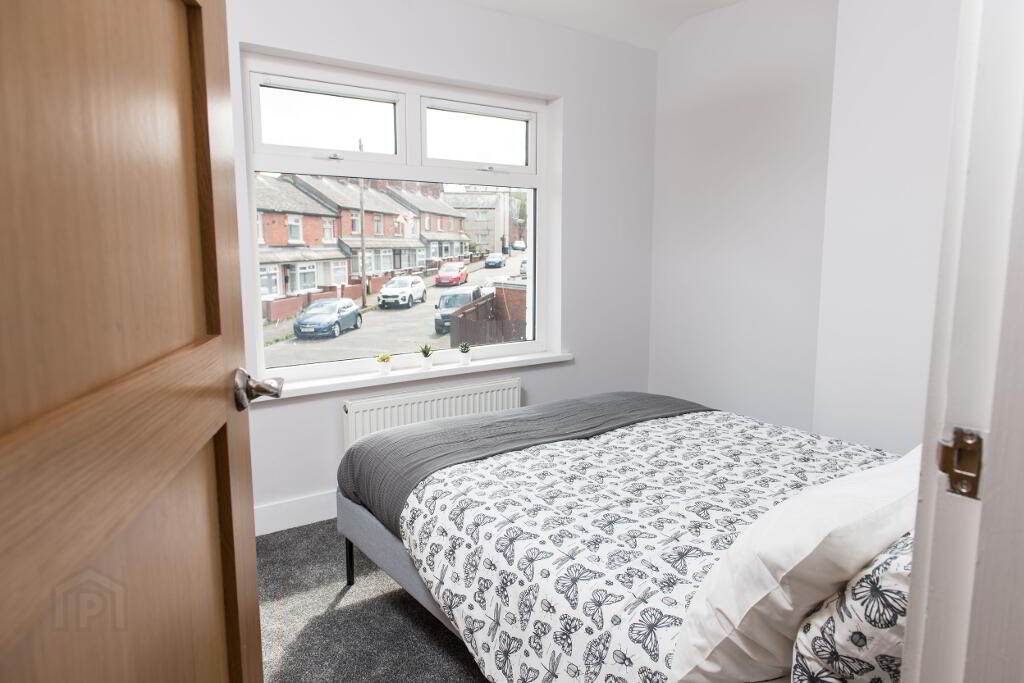 Photo 31 of 34 Avoniel Parade, Belfast