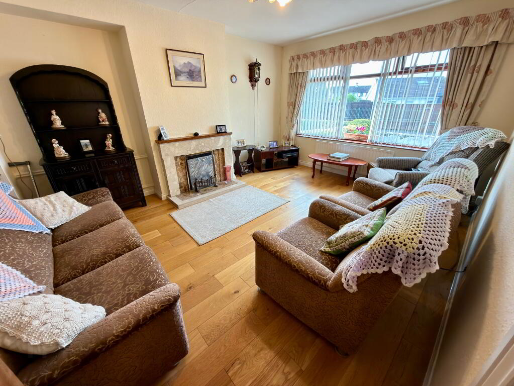 Photo 2 of 4 Rossdowney Drive, Lisnagelvin, L'Derry