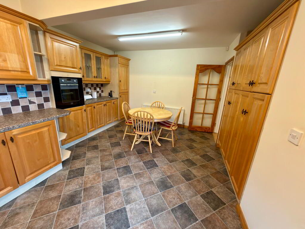 Photo 5 of 4 Rossdowney Drive, Lisnagelvin, L'Derry