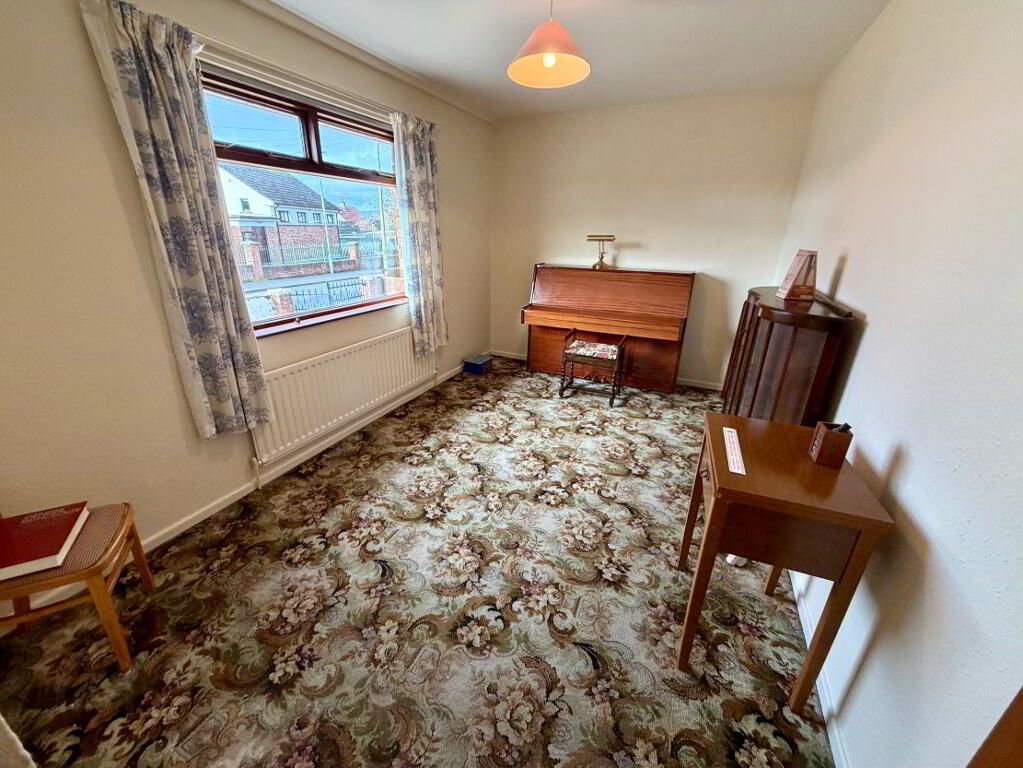 Photo 6 of 4 Rossdowney Drive, Lisnagelvin, L'Derry