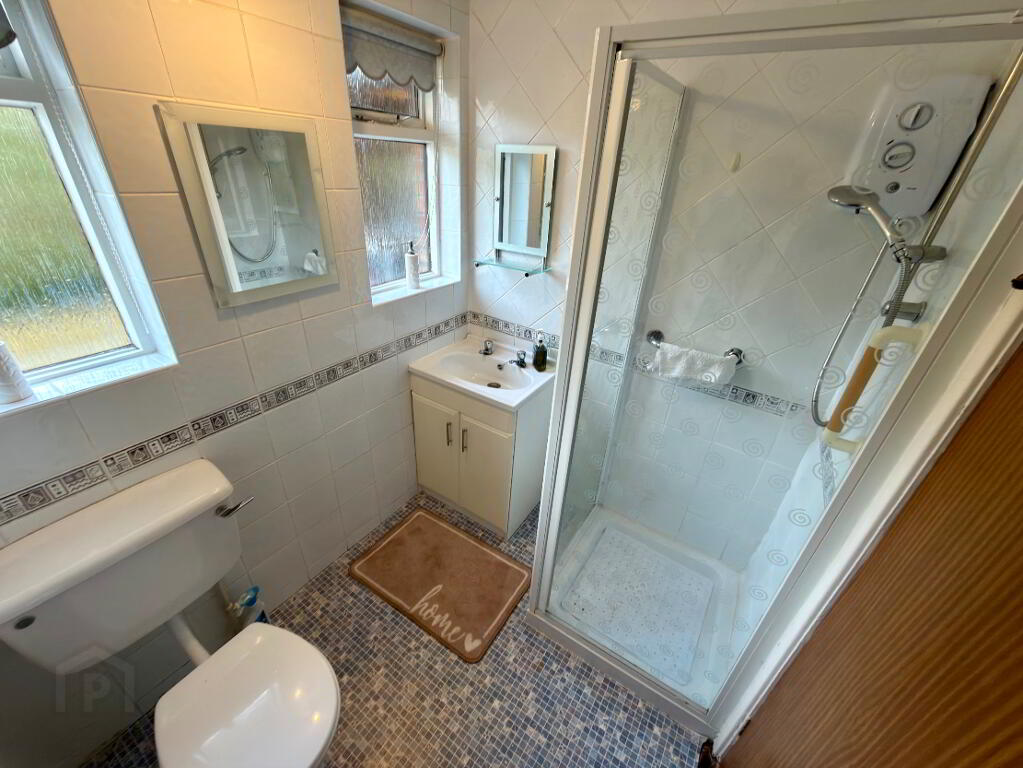 Photo 9 of 4 Rossdowney Drive, Lisnagelvin, L'Derry