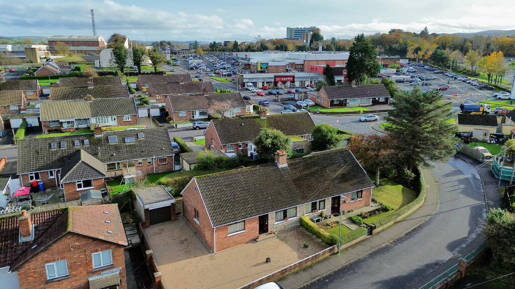 Photo 11 of 4 Rossdowney Drive, Lisnagelvin, L'Derry