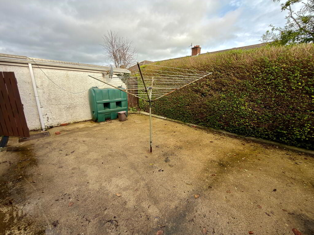 Photo 13 of 4 Rossdowney Drive, Lisnagelvin, L'Derry