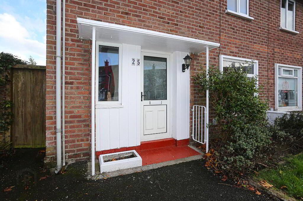 Photo 2 of 25 Flush Park, Rosetta, Belfast