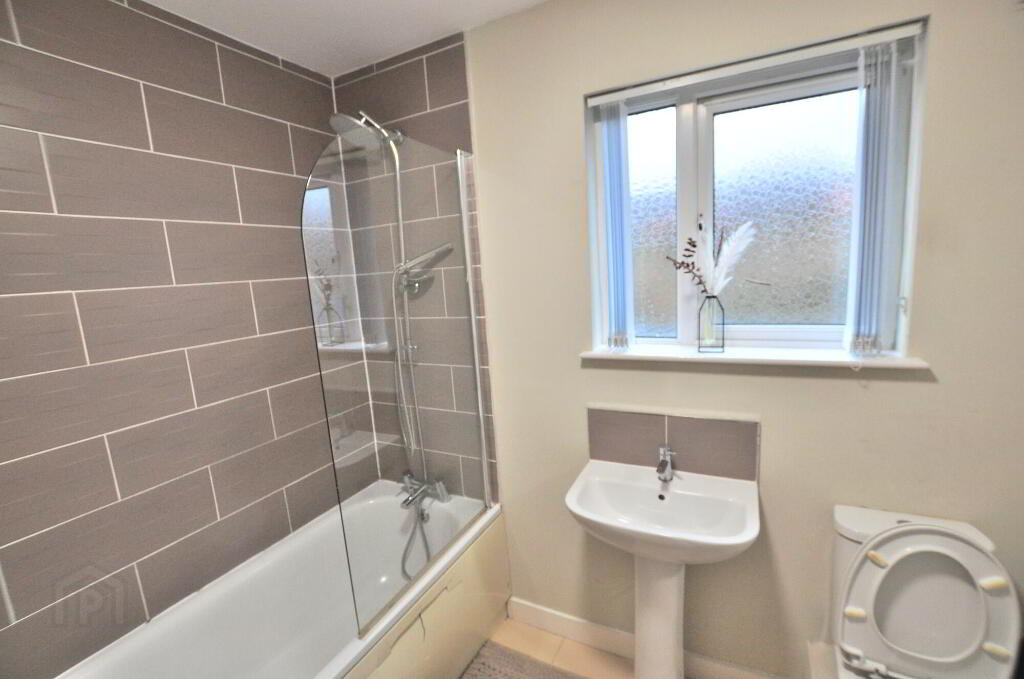 Photo 6 of 1 Oak Villa, 1 Sliabh Dhu View, Belfast