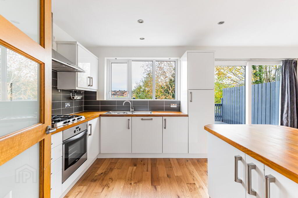 Photo 6 of 32 Burnside Avenue, Belfast