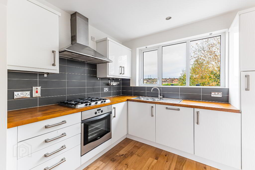 Photo 7 of 32 Burnside Avenue, Belfast