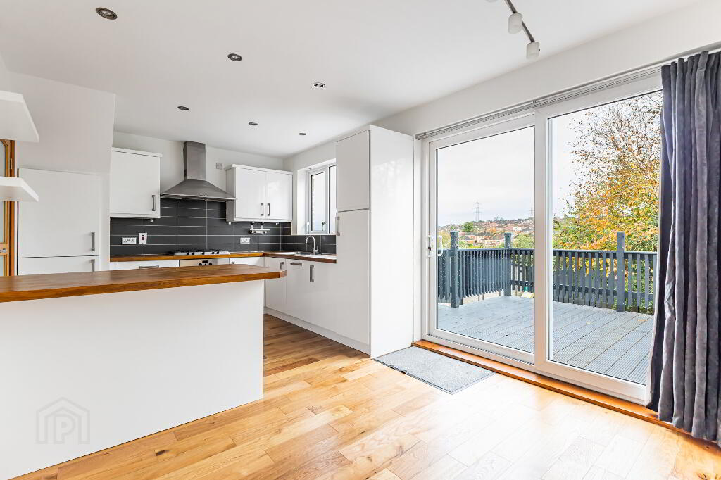 Photo 8 of 32 Burnside Avenue, Belfast