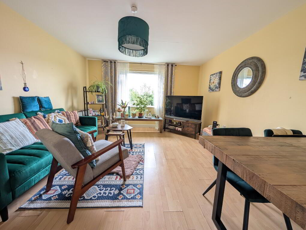 Photo 4 of Unit B, 47 Bracken Avenue, Newcastle