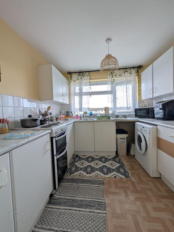 Photo 5 of Unit B, 47 Bracken Avenue, Newcastle