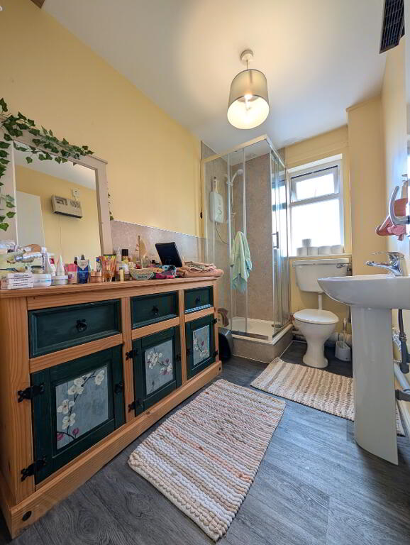 Photo 10 of Unit B, 47 Bracken Avenue, Newcastle