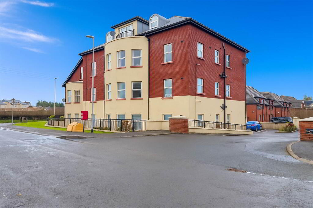 Apt 8, Baronscourt Manor, Carryduff, Belfast, BT8 8FF