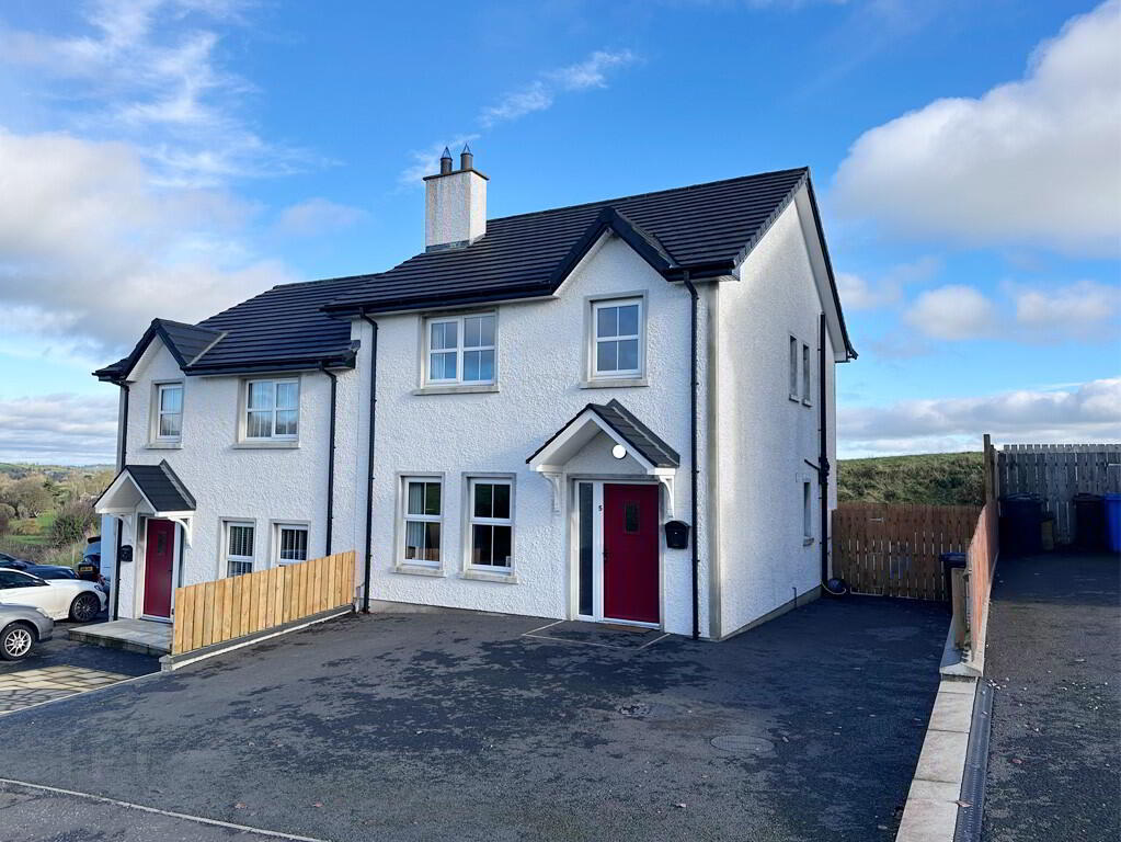 Photograph 1, 5 Mowhan Crescent , Mowhan ...