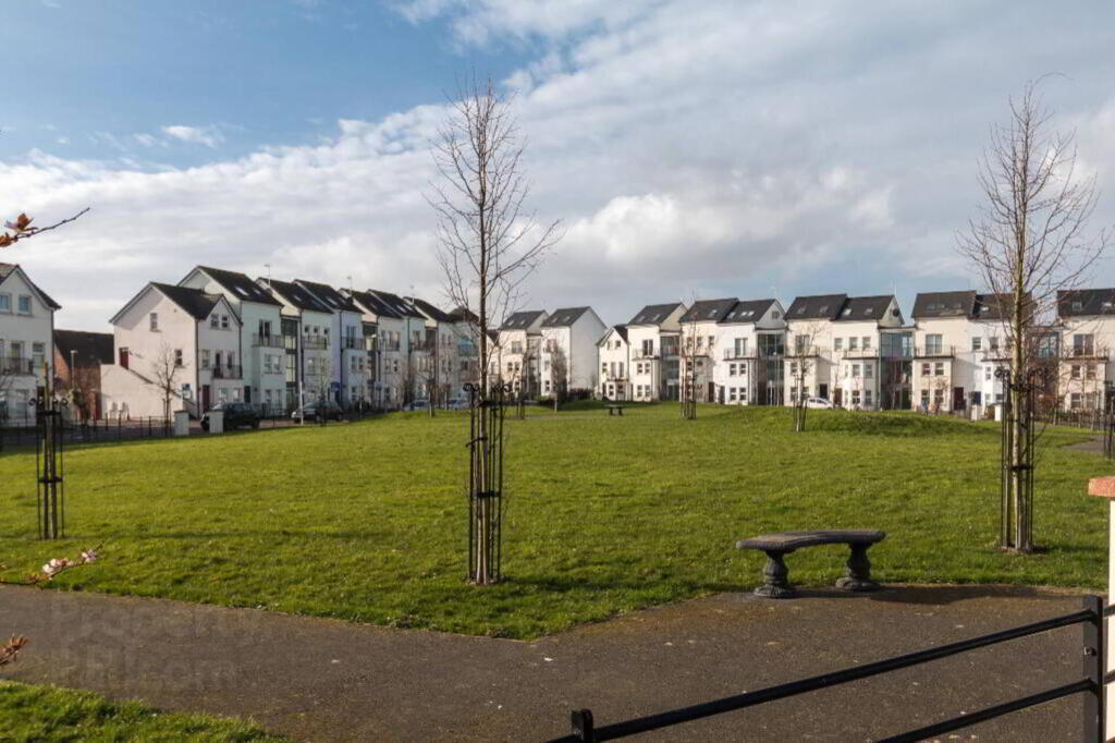 Photo 3 of 10 Linen Crescent, Bangor