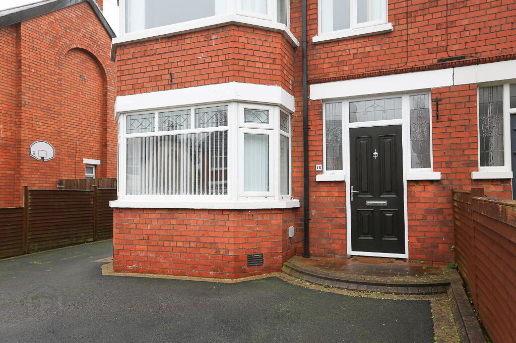 Photo 2 of 16 Graham Gardens, Belfast