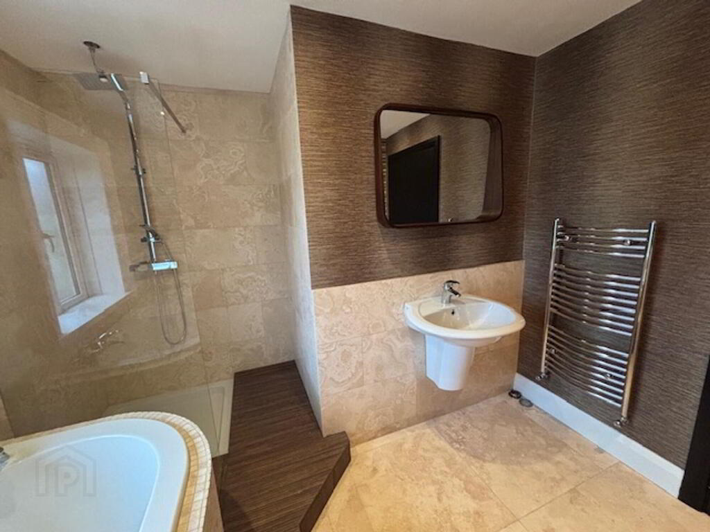 Photo 13 of 9 The Green, Holywood