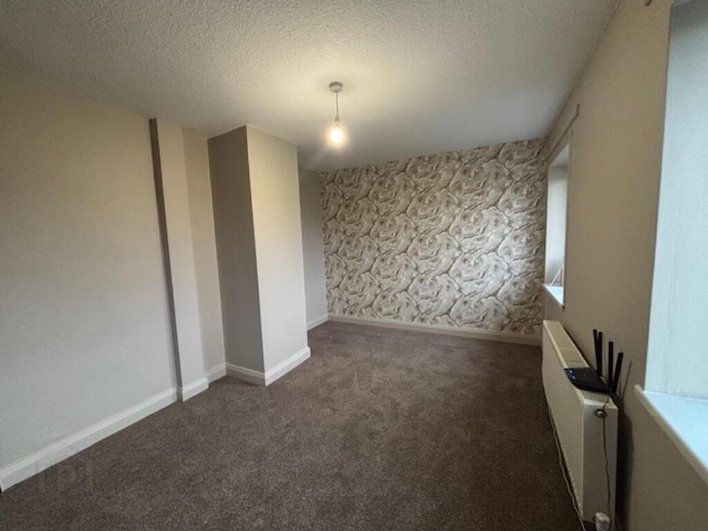 Photo 17 of 9 The Green, Holywood