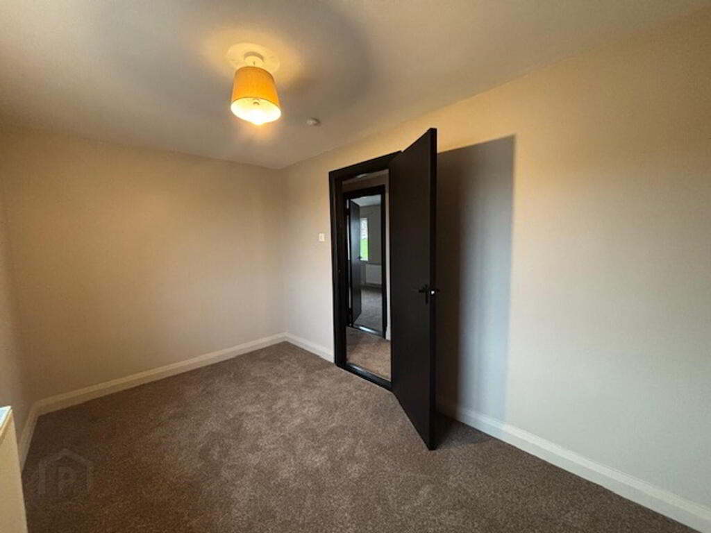 Photo 19 of 9 The Green, Holywood