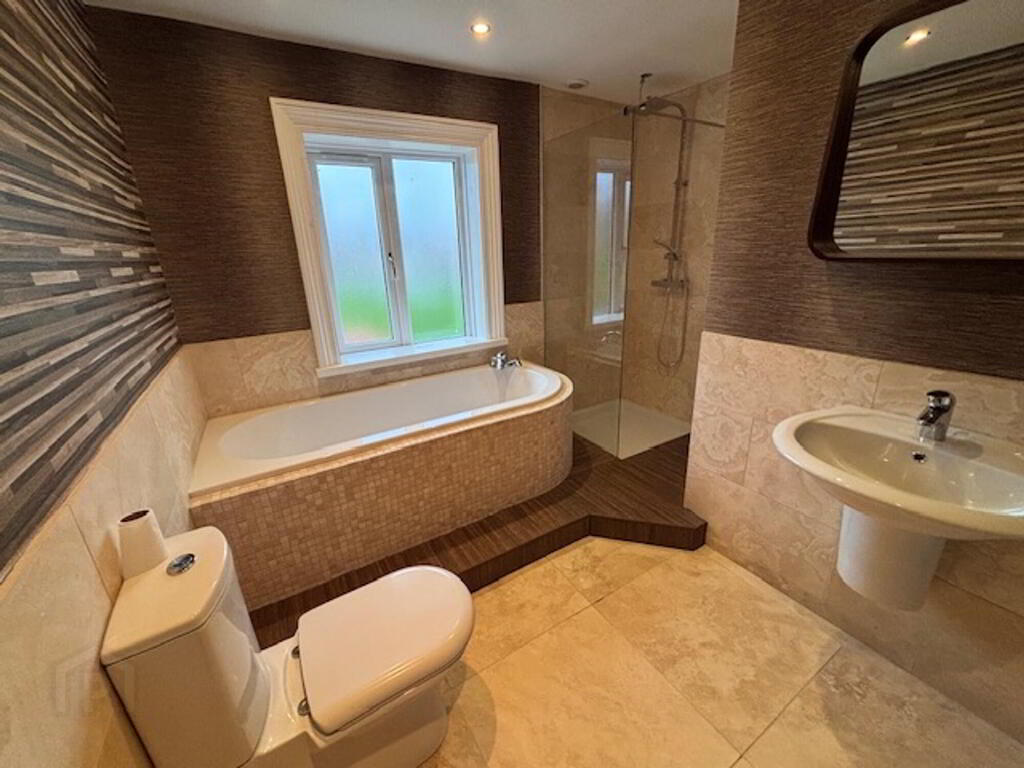 Photo 11 of 9 The Green, Holywood