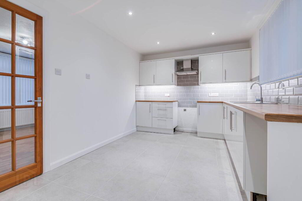 Photo 8 of 23 Ballyvester Grove, Bangor