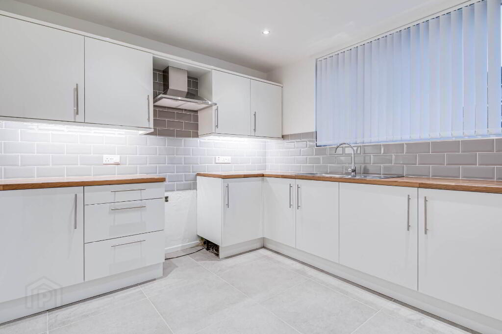 Photo 9 of 23 Ballyvester Grove, Bangor