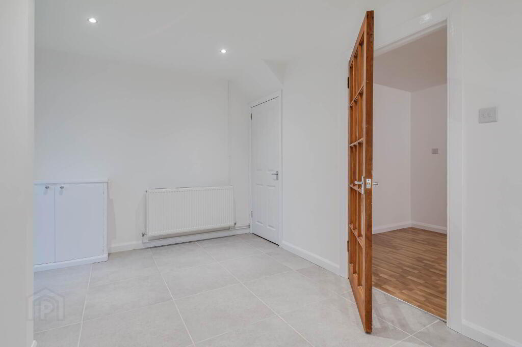 Photo 12 of 23 Ballyvester Grove, Bangor