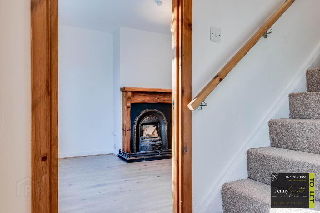 Photo 5 of 39 Meadowvale Crescent, Bangor