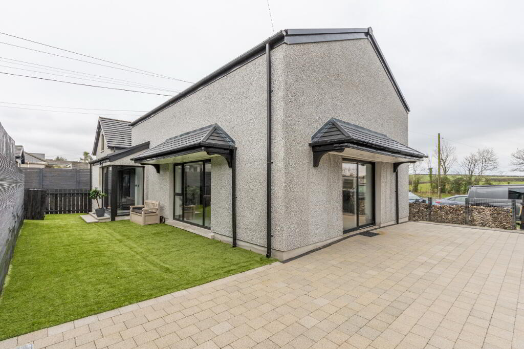 Photo 20 of 232 Ballygowan Road, Belfast