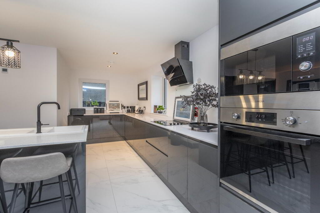 Photo 10 of 232 Ballygowan Road, Belfast