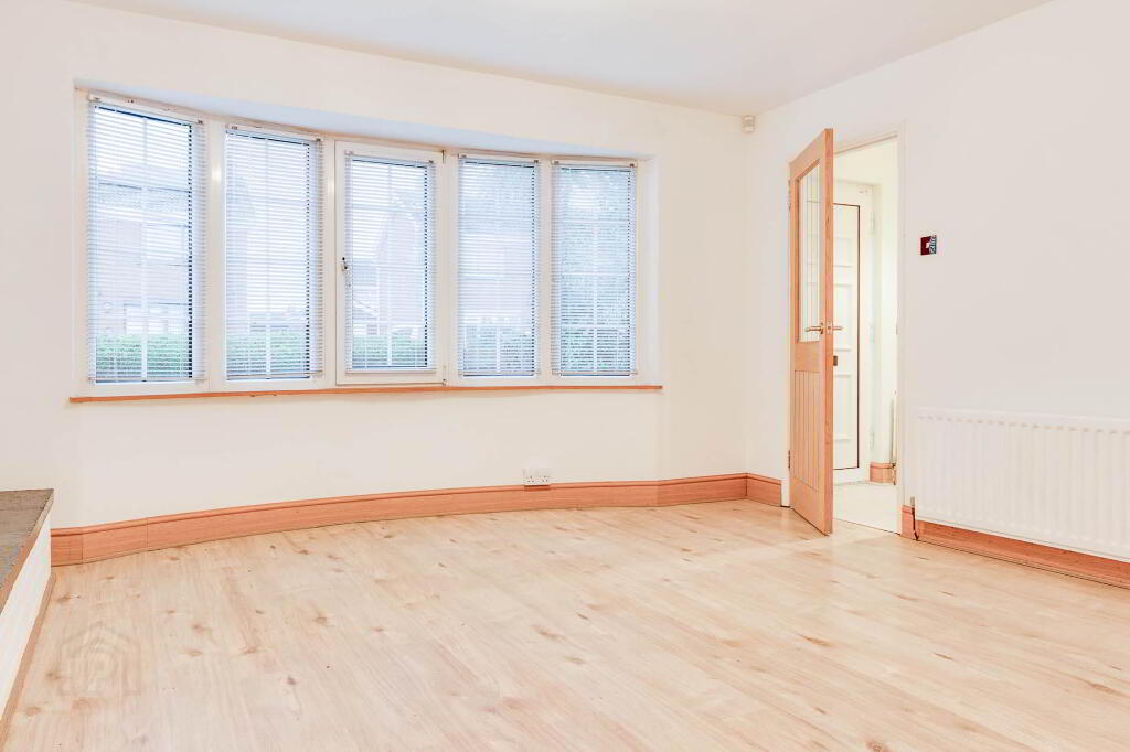 Photo 9 of 70 Ashbury Road, Bangor