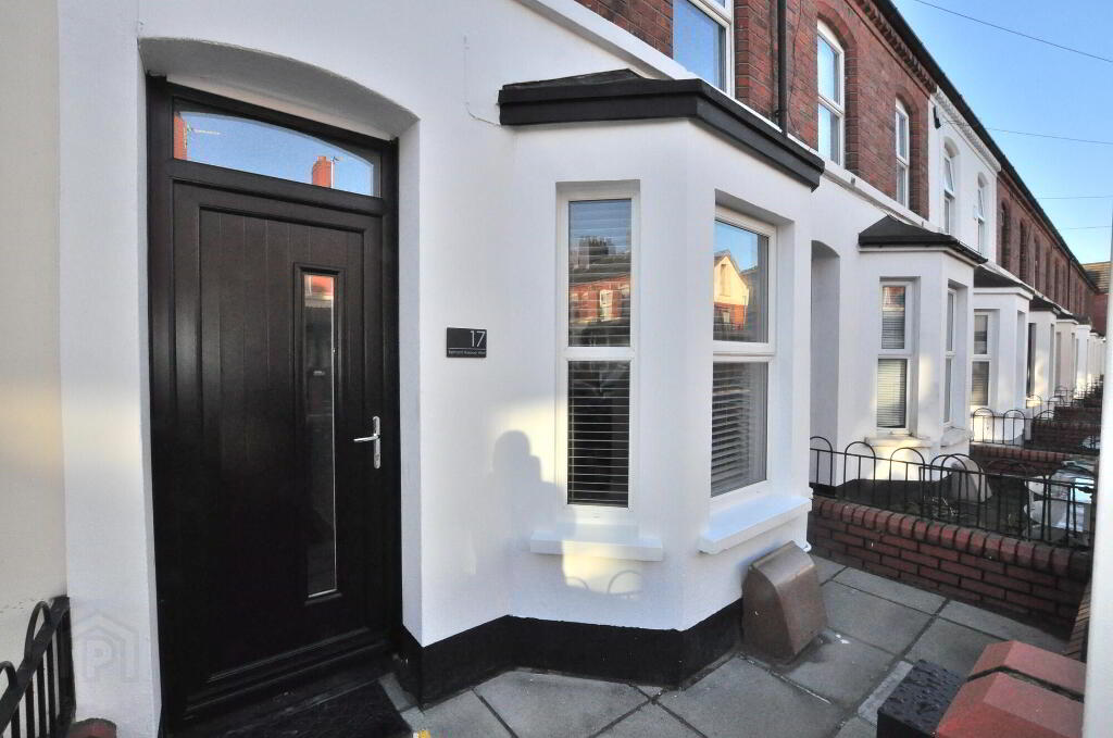 Photo 2 of 17 Belmont Avenue West, Belfast