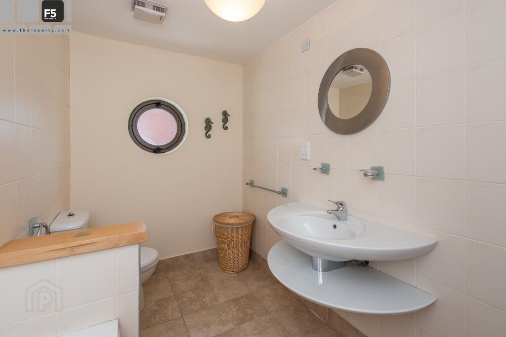 75 Stranmillis Wharf-Bathroom 4137