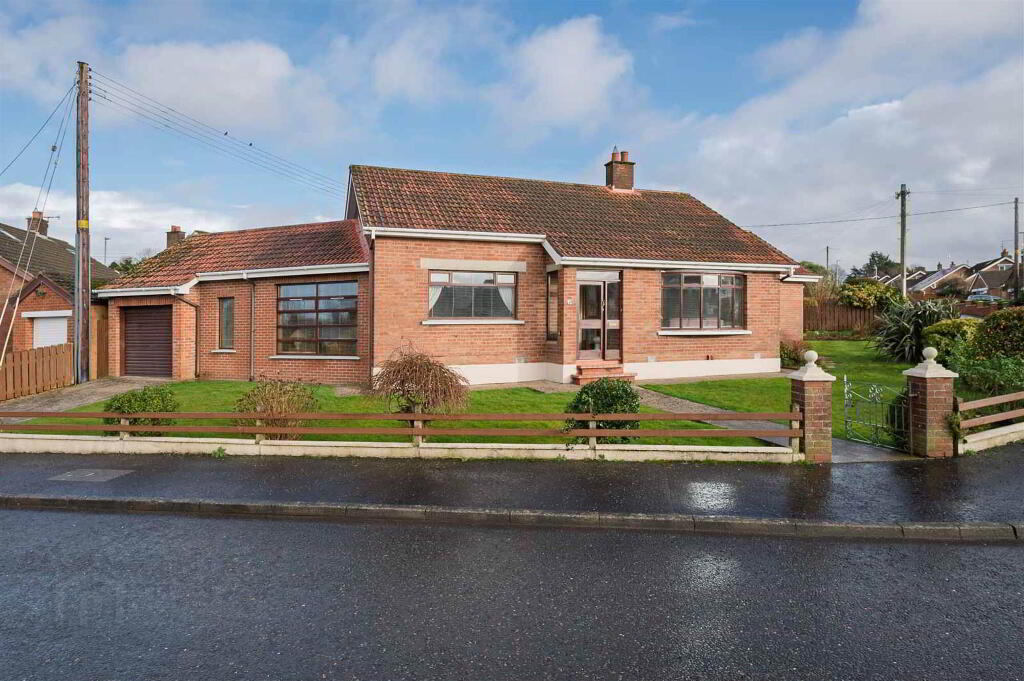 2 Knockbracken Crescent, Carryduff, Belfast, BT8 8DB