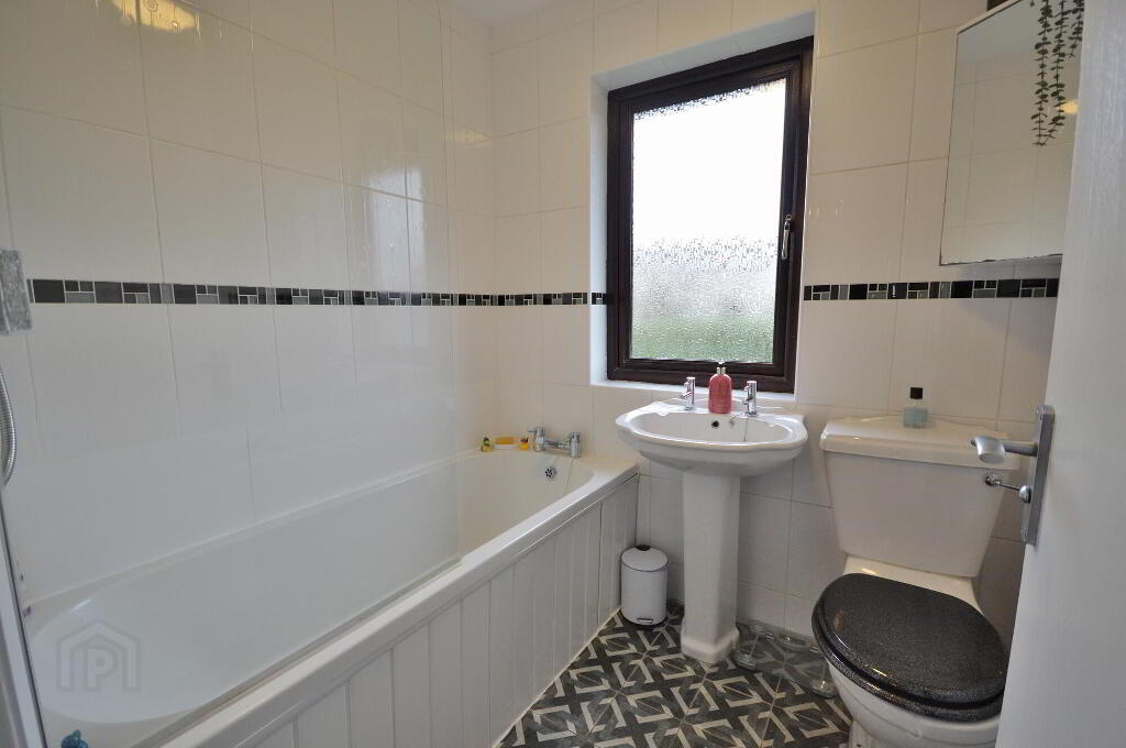 Photo 9 of 15 Glen Annesley Gardens, Bangor