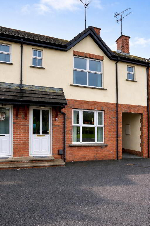 Photograph 1, 2 Drumannon Mews