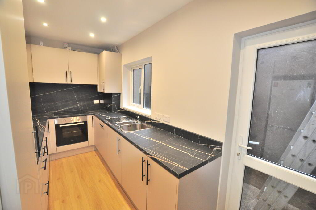 Photo 5 of 10 Greenville Street, Belfast