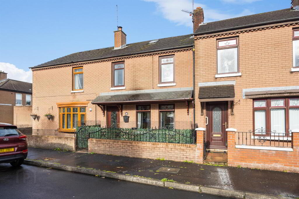 17 Mountforde Drive, Belfast, BT5 4GL
