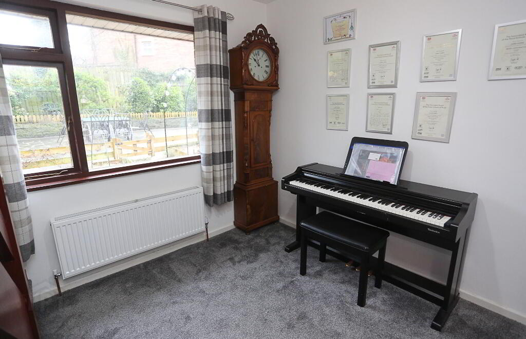 Photo 32 of 14 Hillcrest Avenue, Newtownards