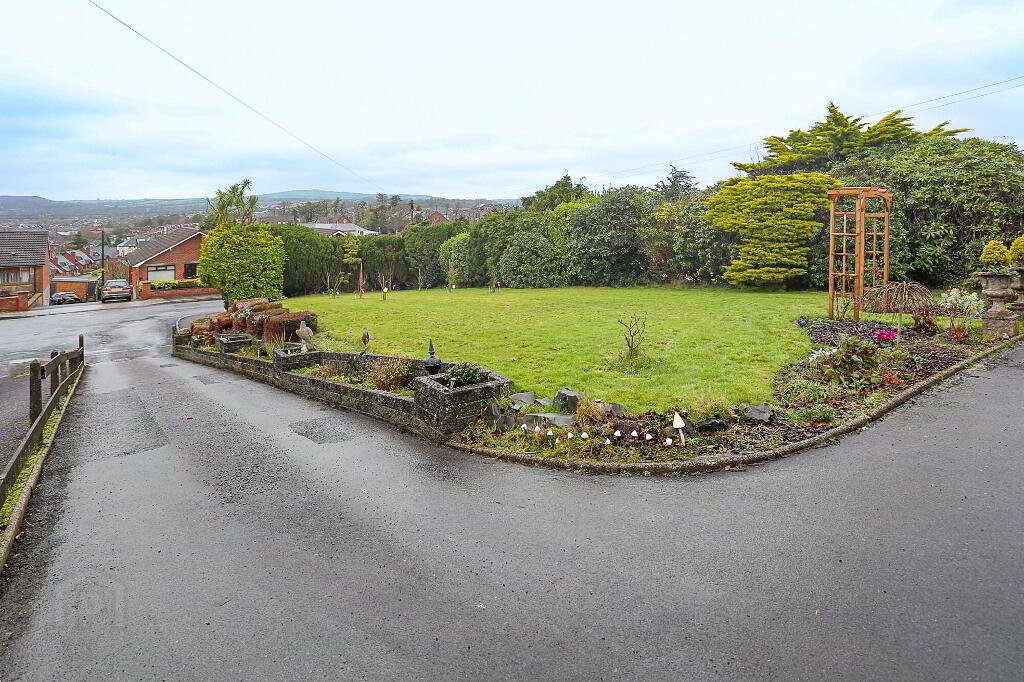 Photo 47 of 14 Hillcrest Avenue, Newtownards