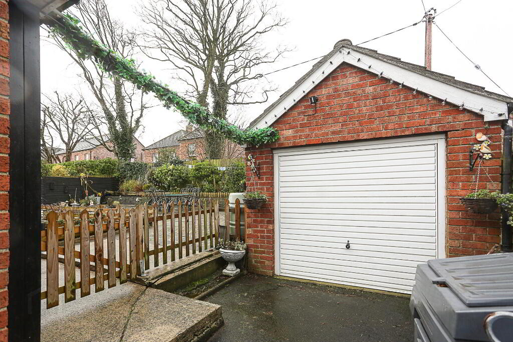 Photo 52 of 14 Hillcrest Avenue, Newtownards