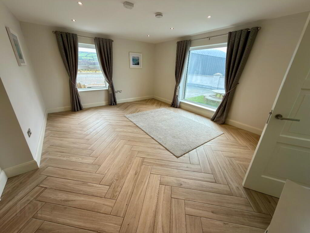 Photo 2 of 38 Oeghill Park, Drumahoe, L’derry