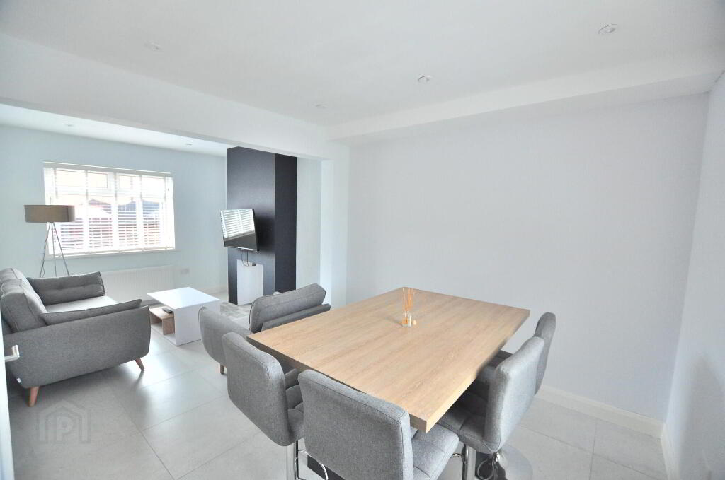 Photo 8 of 64 Dunraven Parade, Belfast