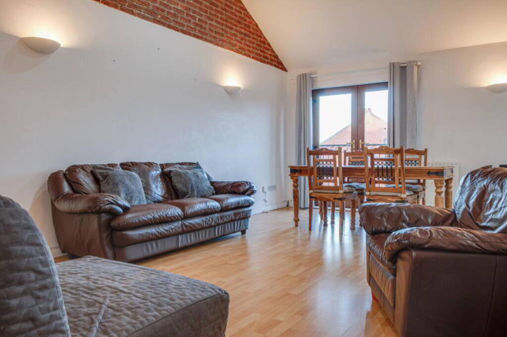 Photo 6 of 7 Silverstream Court, Bangor