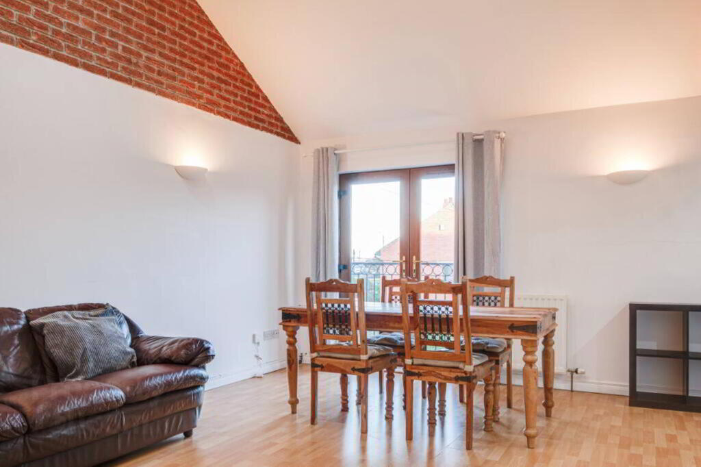 Photo 9 of 7 Silverstream Court, Bangor